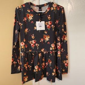 Relaxed ruffle long sleeve tee